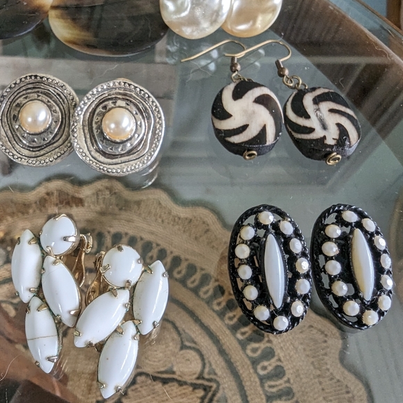 Lot of Vintage Earrings - Picture 4 of 6